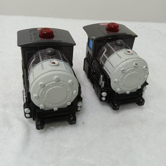 GeoTRAX Lot of 10 Miscellaneous Trains, Wagons, Helicopter, Carriage, Base etc. - Picture 2 of 11